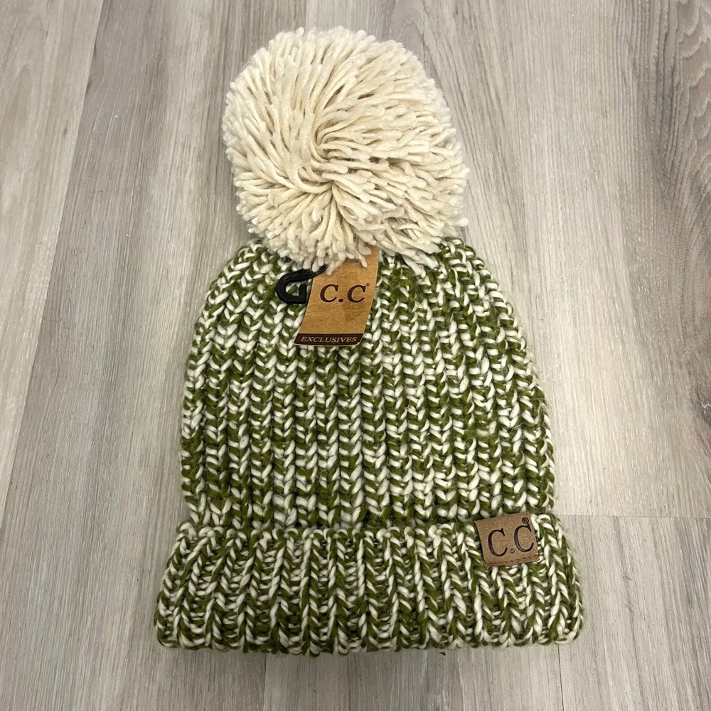 C.C Hat Women's OS Green & White Marled Chunky Cable Knit Pom Pom Beanie NWT